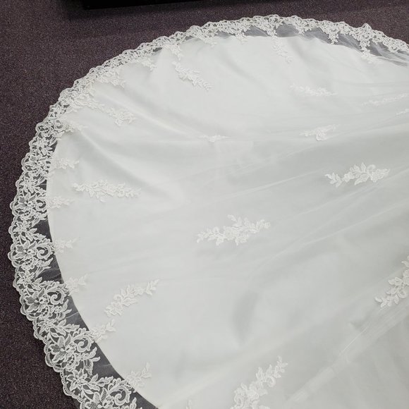 Symphony S3751 Ivory Size 8 Bridal Gown - Picture 4 of 8